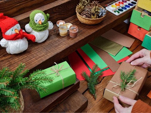 Image representing Santa Scramble: Christmas Crafts