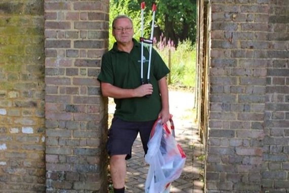 Image representing Litter Picking: Cranford Park